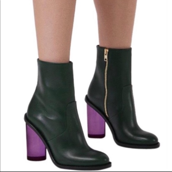 Burberry boots - Picture 2 of 4